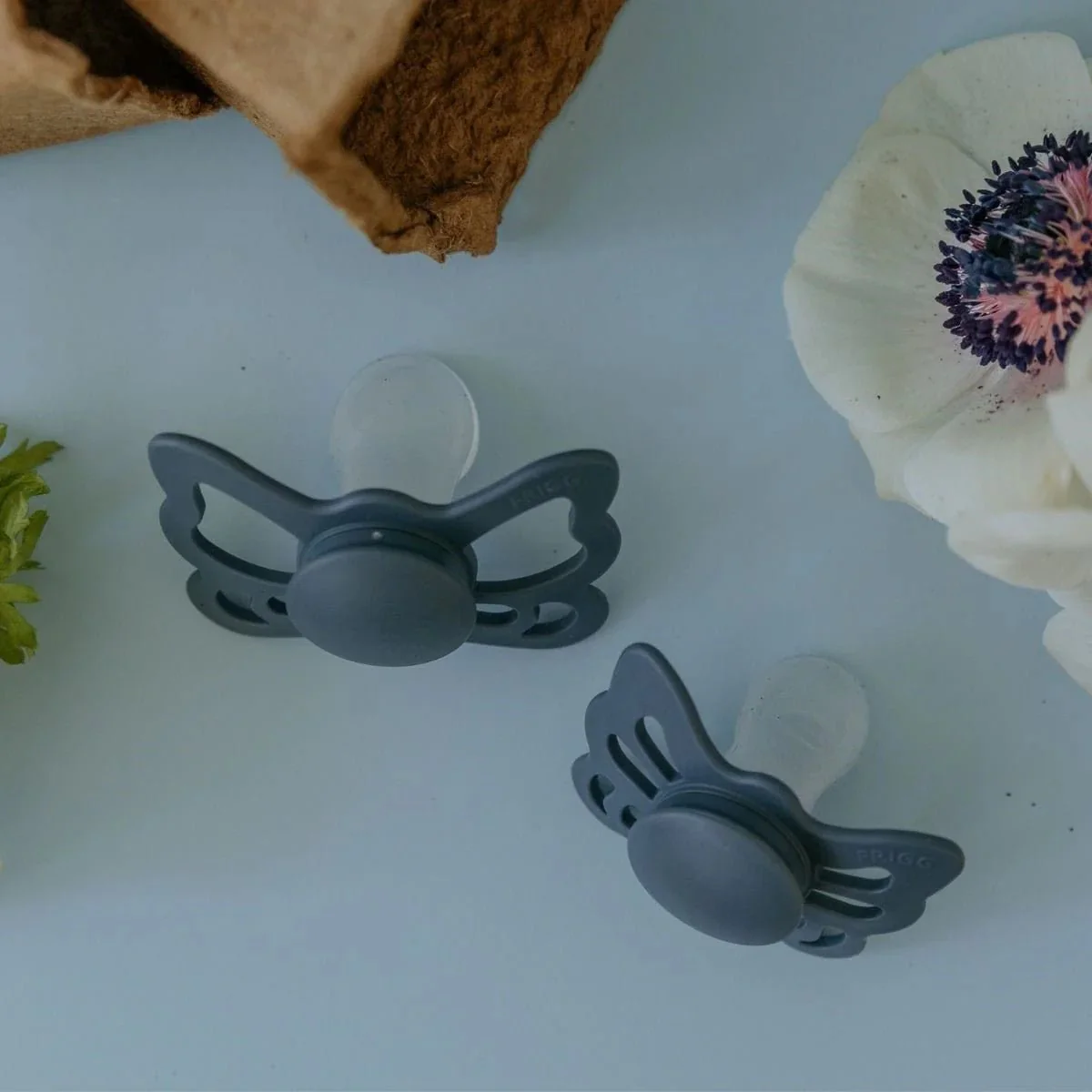 Frigg Speen Maat 2 Vlinder Grijs Silicone - Image 3