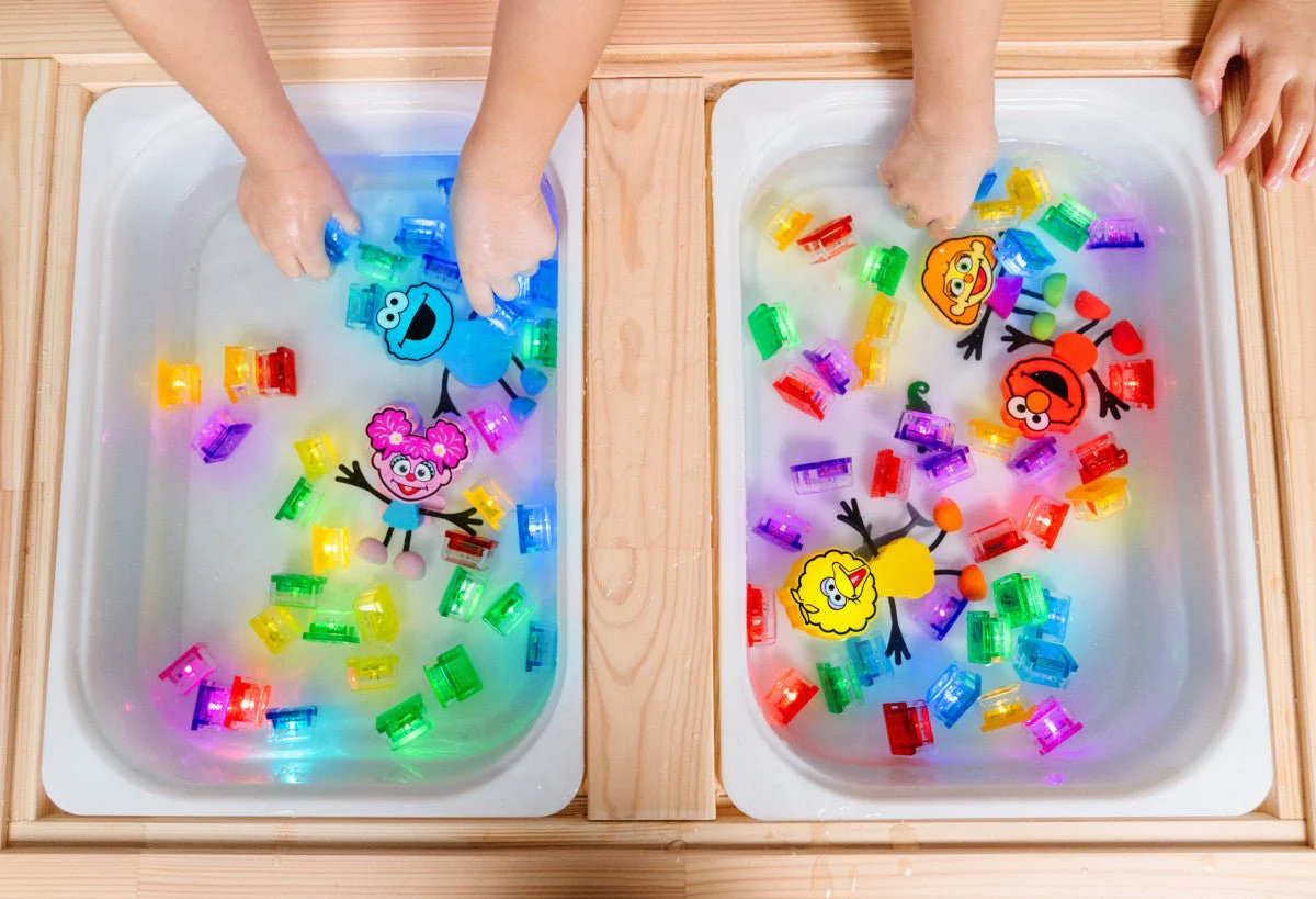 Glopals Badspeelgoed Sensorisch Light-Up Poppetje en Cubes Cookie - Image 9