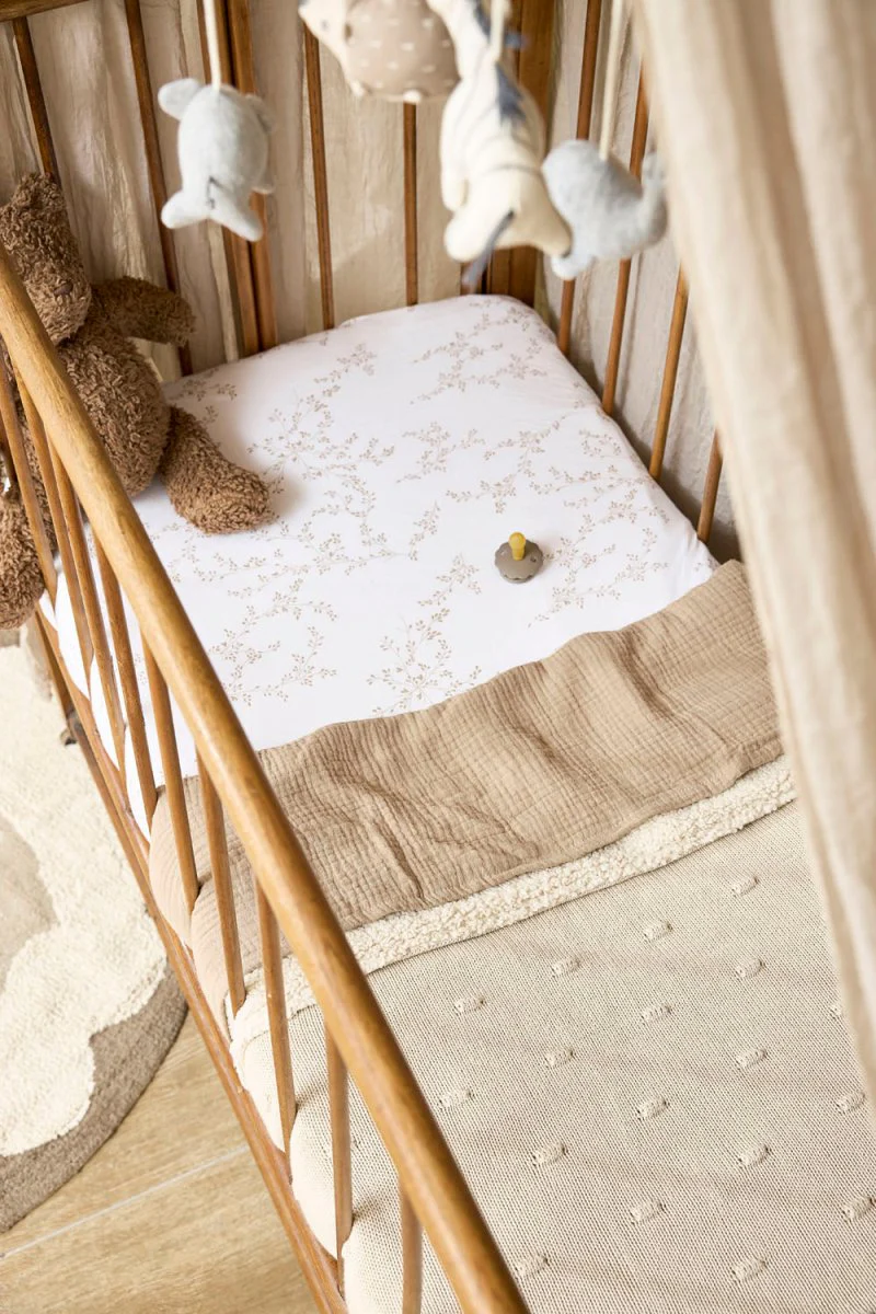 Meyco Wiegdeken Knots Teddy Soft Sand 75X100cm - Image 4