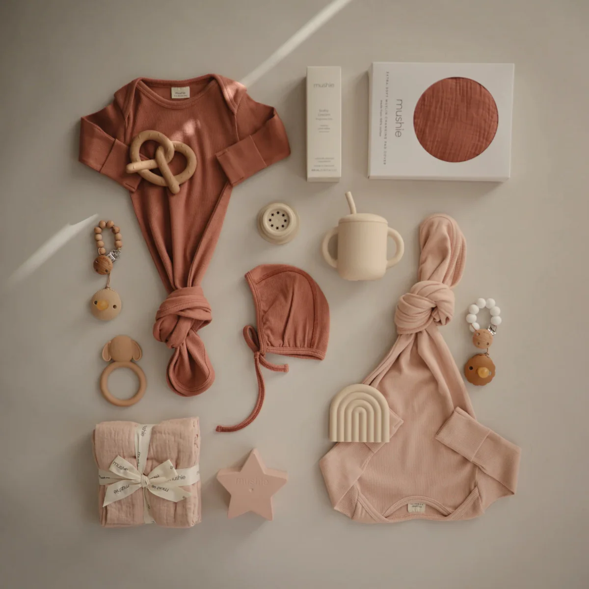 Mushie Babymutsje Bonnet Blush - Image 5