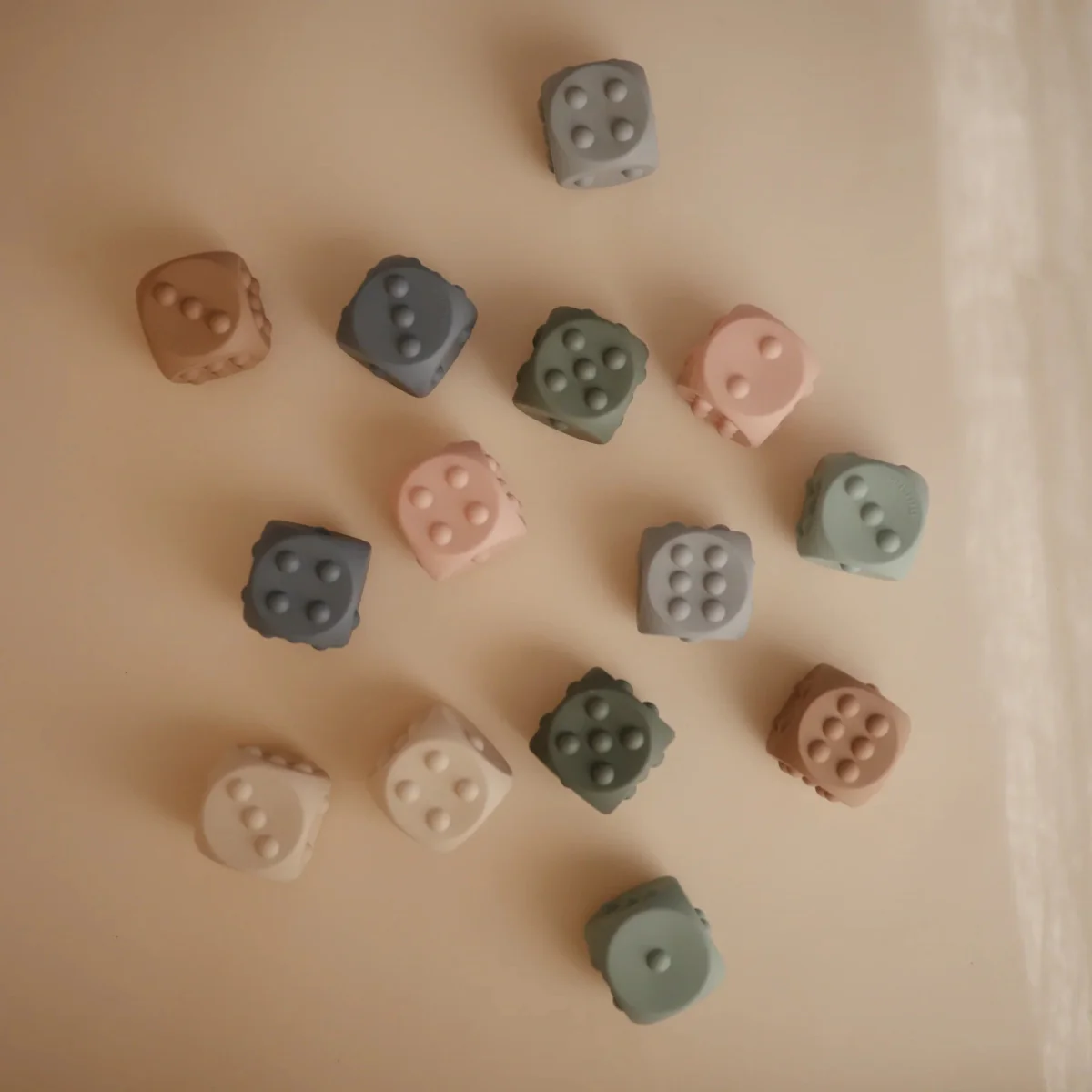 Mushie Educatief Speelgoed Dobbelstenen Tradewinds/Stone 2st - Image 7