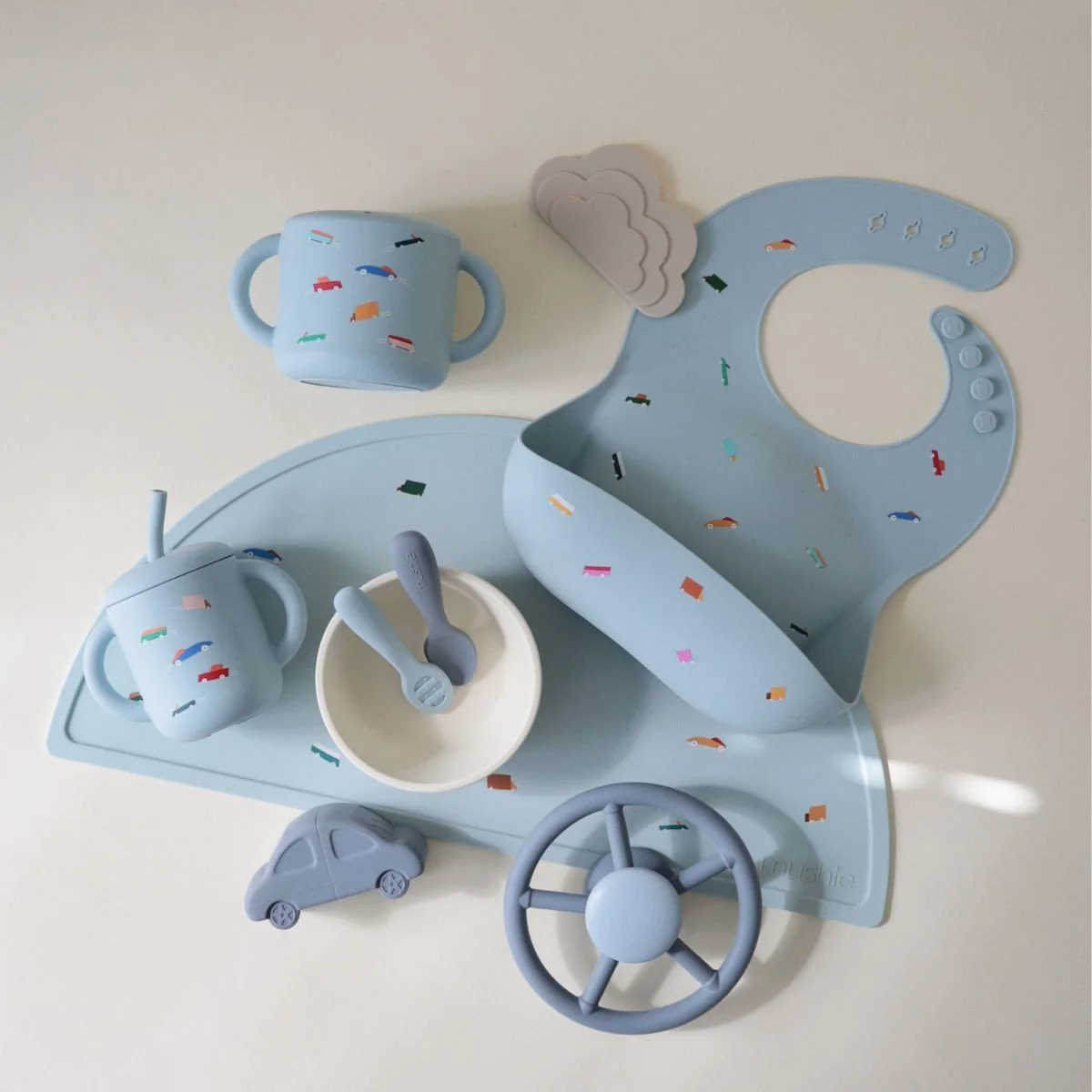 Mushie Oefenbeker Met Rietje Retro Cars Siliconen - Image 2