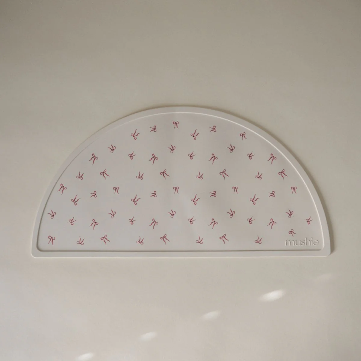 Mushie Placemat Bows Silicone 48Cm - Image 3