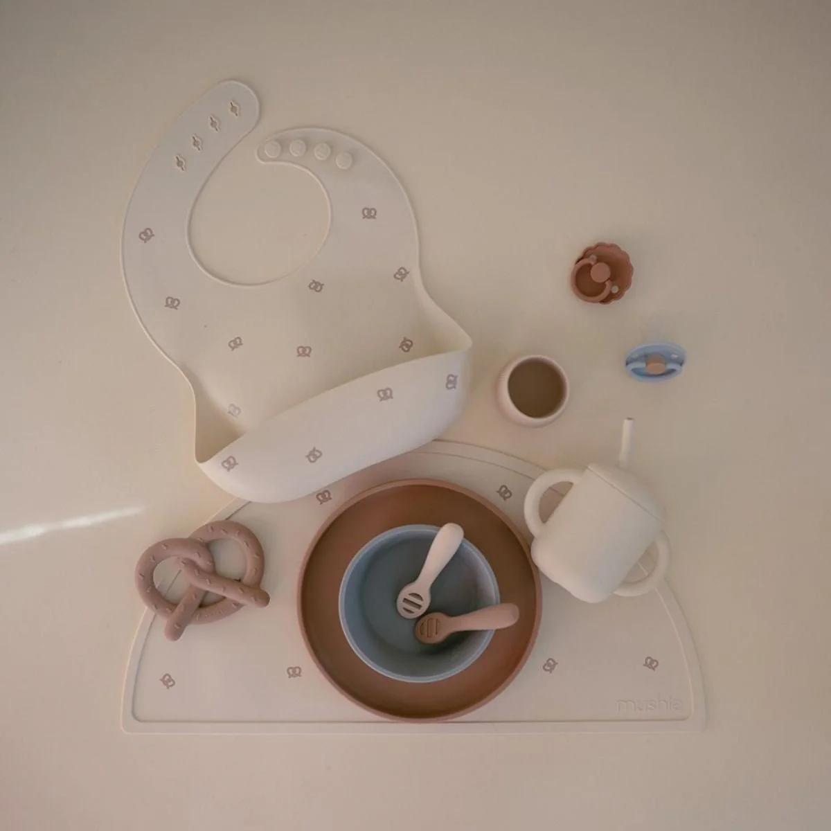 Mushie Slabbetje Pretzel - Image 3